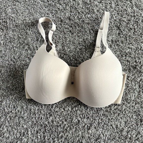 Maidenform Seamless Light Beige Bra - Picture 4 of 4